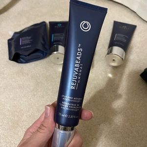 NEW Monat Rejuvabeads Split End Mender